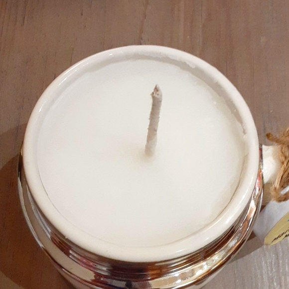 Handcrafted Toasted Marshmallow Martini Candle - Picture 5 of 5